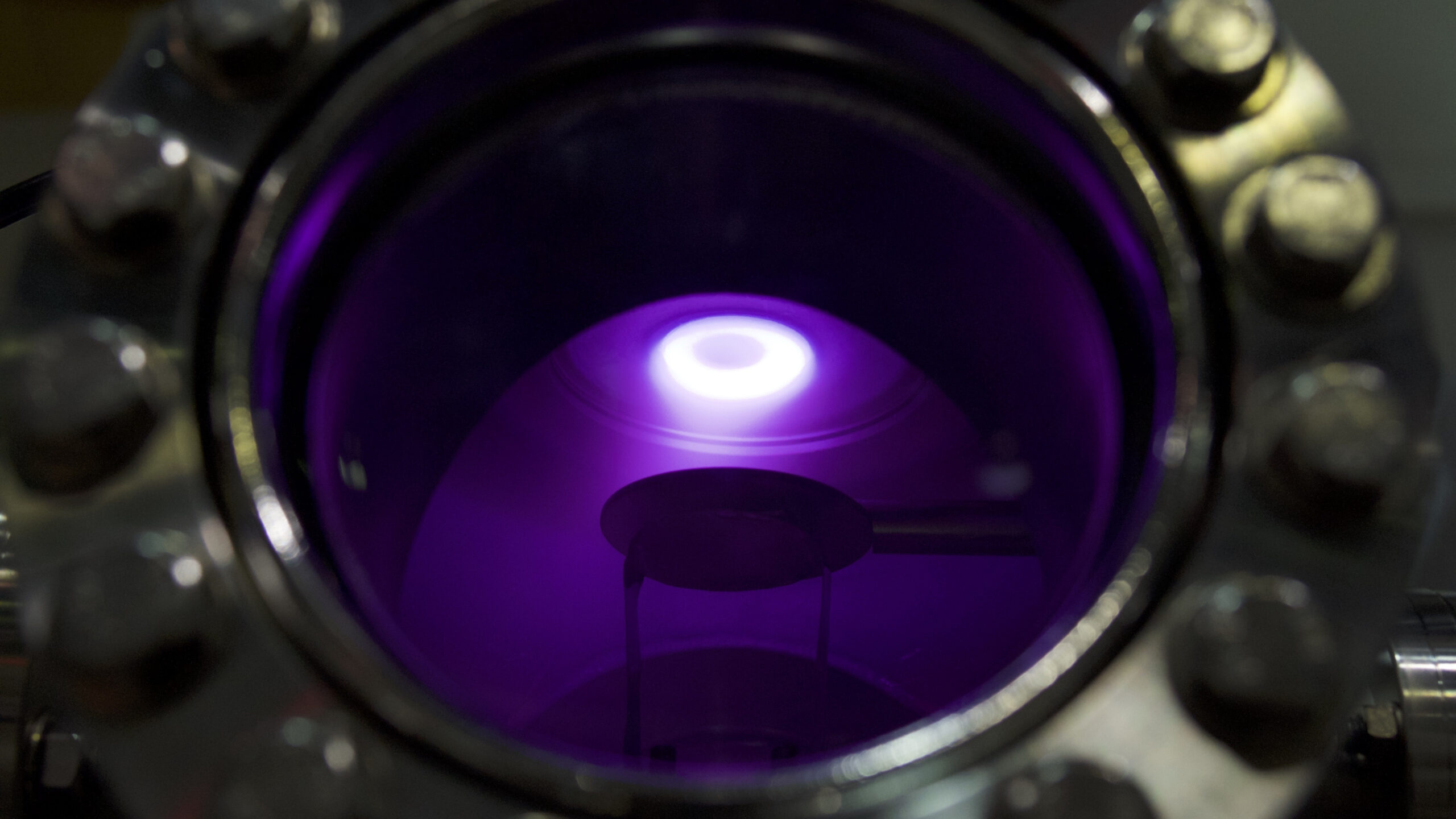 Using a Compact Spectrometer to Detect Spectral Peaks in a Plasma System